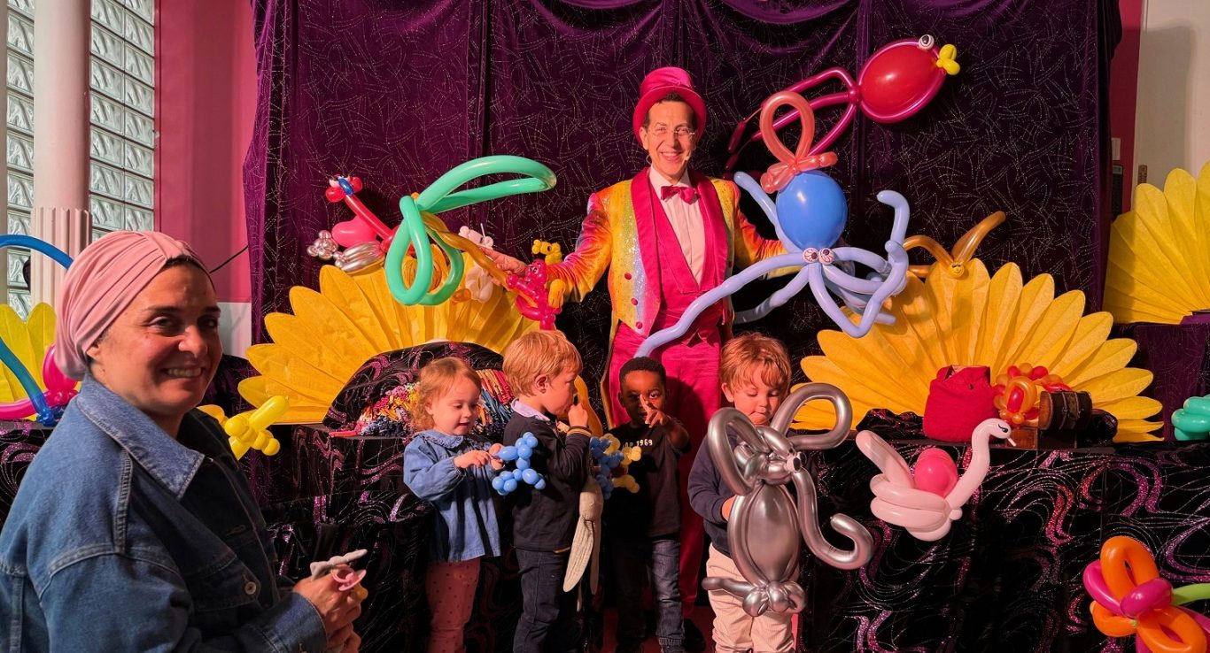 Spectacle scolaire interactif pour école maternelle ASLH et ACM. Meilleur spectacle magie enfant centre de loisirs 93 à 93500 Pantin Spectacle scolaire interactif pour école maternelle ASLH et ACM. Meilleur spectacle magie enfant centre de loisirs 93 à 93500 Pantin