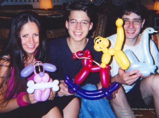 Des cadeaux artistiques offerts aux invités d'un mariage à 93230 Romainville : Spectacle magie enfant école centre de loisirs 93 Magicien