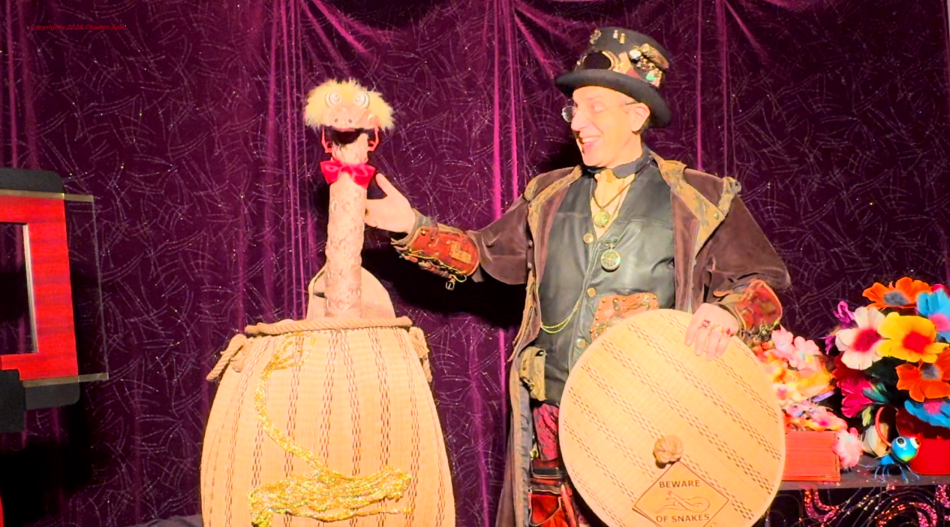 Charles Ams et son gentil ami qui font un spectacle magie pour enfant en école primaire à 75000 Paris et centre de loisirs avec magicien 75 Charles Ams et son gentil ami qui font un spectacle magie pour enfant en école primaire à 75000 Paris et centre de loisirs avec magicien 75