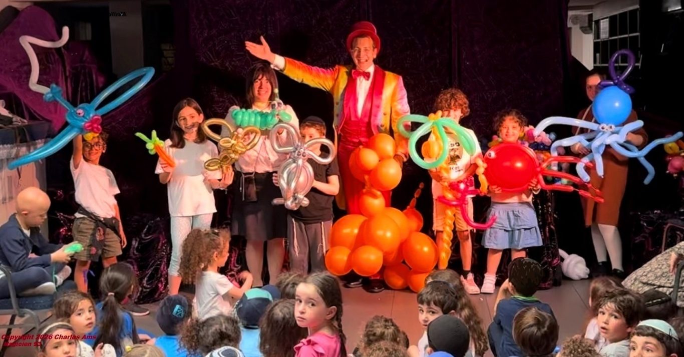 Grand spectacle scolaire Sculpture de ballons pour école maternelle et ALSH en Essonne. Meilleur artiste magicien 91 à 91300 Massy Grand spectacle scolaire Sculpture de ballons pour école maternelle et ALSH en Essonne. Meilleur artiste magicien 91 à 91300 Massy