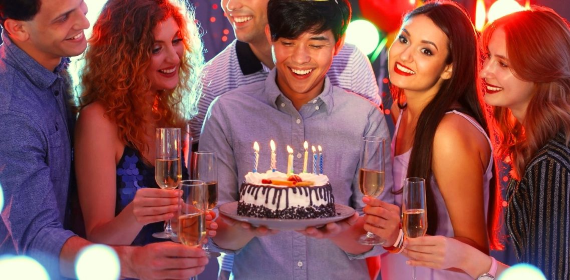 Fêtez magiquement votre anniversaire d'adulte avec le meilleur animateur magicien et dj 27 à 27000 Evreux Dj mariage 27 le mieux noté animation anniversaire à 27000 Evreux Pacy-sur-Eure Beuzeville Gaillon Louviers Vernon Breteuil