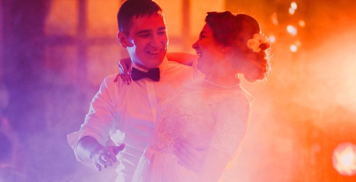 Joie et instants de magie garantis grâce à plus de 20 ans d'expérience de Charles Ams meilleur Dj pour mariage 27 dans l'Eure à 27200 Vernon Meilleur Dj mariage 27 du département Eure à 27200 Vernon Bernay Pacy-sur-Eure Beuzeville Gaillon Louviers Evreux Breteuil Vexin-sur-Epte