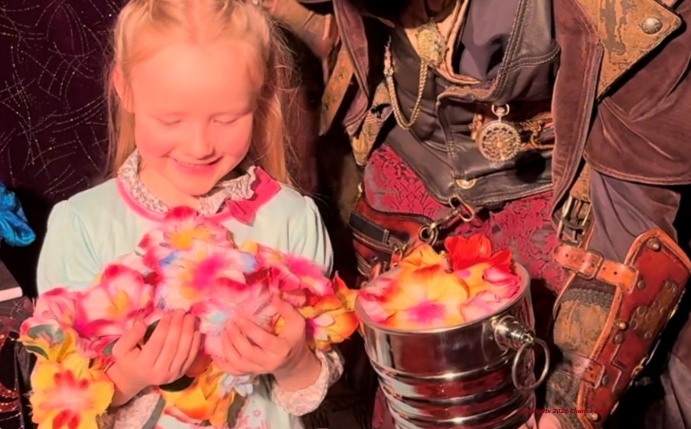 Apparition colorée de fleurs dans ce beau spectacle magie enfant jeune public en école et centre de loisirs à 75000 Paris du magicien 75 Apparition colorée de fleurs dans ce beau spectacle magie enfant jeune public en école et centre de loisirs à 75000 Paris du magicien 75