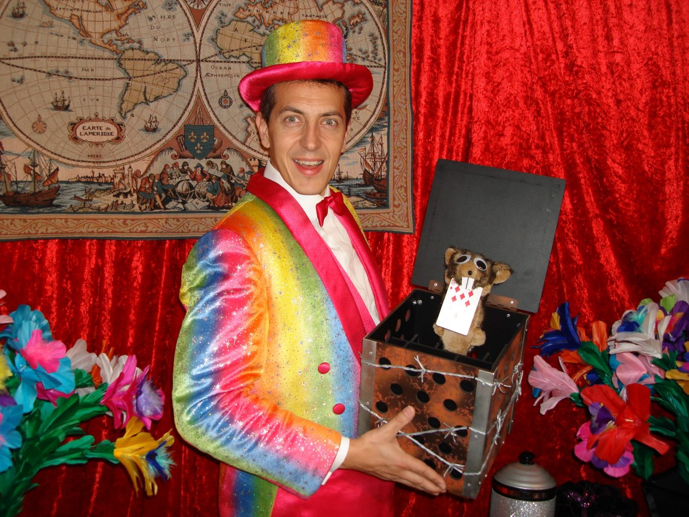 Nestor le gentil castor qui fait un super tour de magie dans ce spectacle jeune public à 91150 Étampes en Essonne Spectacle jeune public Magie pour école ALSH à Étampes Arpajon Dourdan 91000 Évry-Courcouronnes Les Ulis Palaiseau et Montlhéry en Essonne