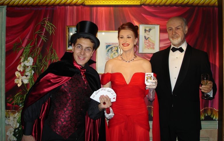 Julia Roberts et Sean Connery avec Charles Ams: Magie Close-up pour réception d'entreprise avec le magicien 28 à 28000 Chartres Charles Ams le magicien 28 en prestation magie close-up pour soirée et réception CE d'entreprise à 28000 Chartres