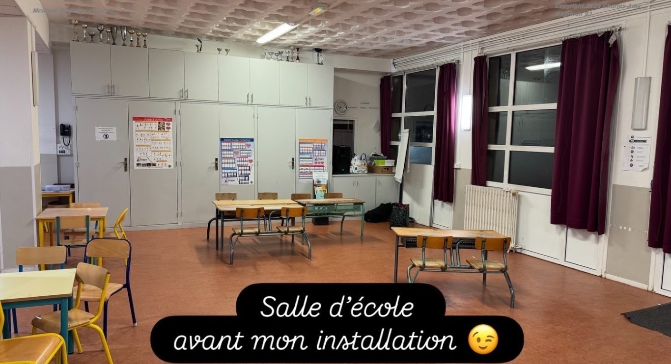 Salle avant montage du Théâtre. Spectacle scolaire magie école maternelle ALSH centre de loisirs ACM en Eure à 27000 Évreux: Magicien 27 Salle avant montage du Théâtre. Spectacle scolaire magie école maternelle ALSH centre de loisirs ACM en Eure à 27000 Évreux: Magicien 27