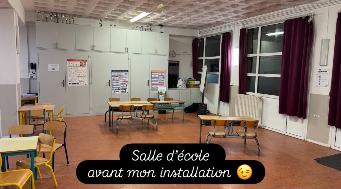 Salle avant montage du Théâtre: Spectacle magie enfant pour école centre de loisirs ACM en Seine-Saint-Denis à 93140 Bondy Magicien 93 Salle avant montage du Théâtre: Spectacle magie enfant pour école centre de loisirs ACM en Seine-Saint-Denis à 93140 Bondy Magicien 93