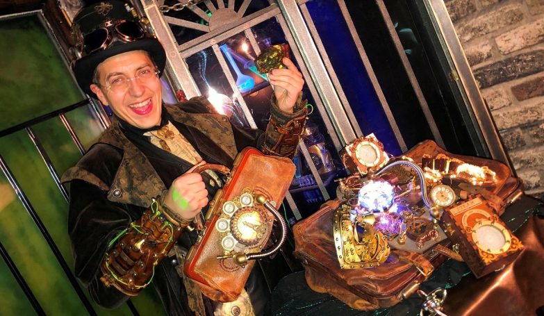 Magicien 27 Close-up spectacle Magie enfant école ALSH Centre de loisirs Soirée d'entreprise Réception de Mariage à 27120 Pacy-sur-Eure