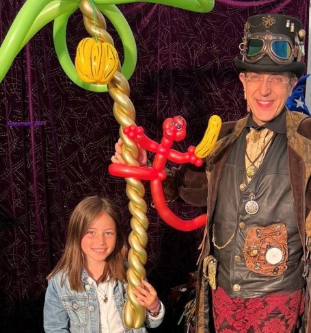 Spectacle Magie enfant scolaire pour centre de loisirs 93 avec Charles Ams le meilleur magicien en Seine-Saint-Denis à 93230 Romainville