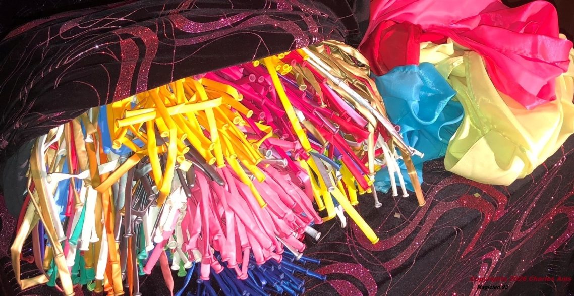 Milliers de ballons colorés : Spectacle magie enfant pour école ALSH centre de loisirs ACM en Eure-et-Loir. Magicien 28 à 28000 Chartres Milliers de ballons colorés : Spectacle magie enfant pour école centre de loisirs ALSH ACM en Eure-et-Loir. Magicien 28 à 28000 Chartres