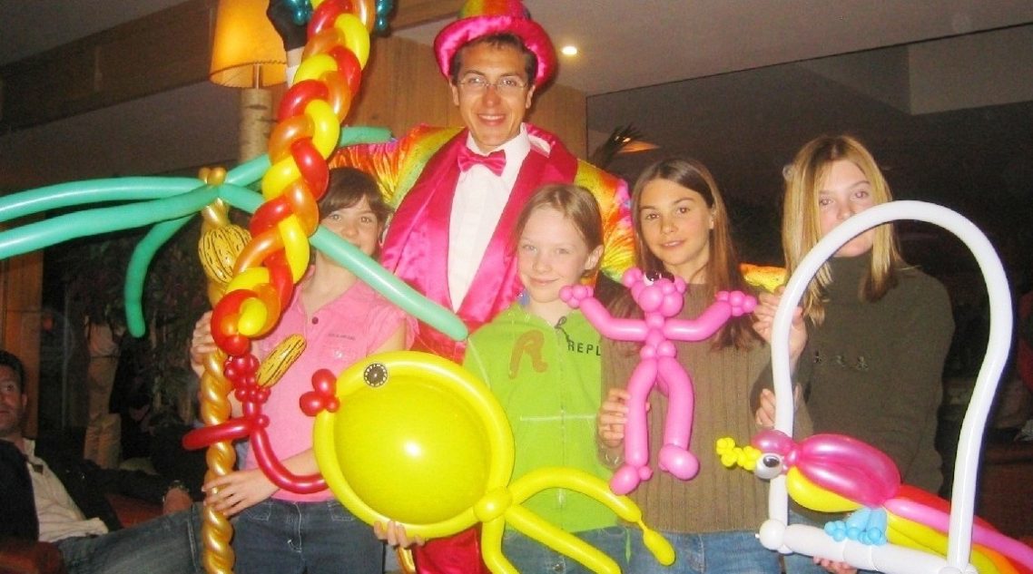 Spectacle maternelle jeune public Sculpture de Ballons pour école primaire ALSH en Essonne: Magicien 91 à 91470 Forges-les-Bains Spectacle maternelle jeune public Sculpture de Ballons pour école primaire ALSH en Essonne: Magicien 91 à 91470 Forges-les-Bains