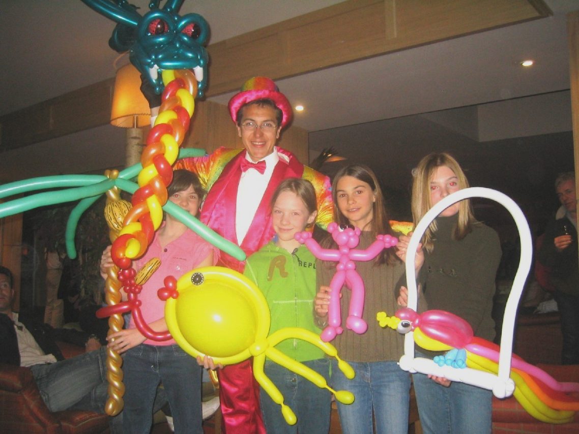 Cadeaux artistiques sculptés en Live pendant le cocktail offerts par le champion dj mariage 91 à Etampes 91150 Essonne charles-ams-dj-91-animation-ballon-mariage-magicien-senlis-versailles-rambouillet-paris-dreux-orleans-etampes-chartres-evreux-rouen-28-27-45