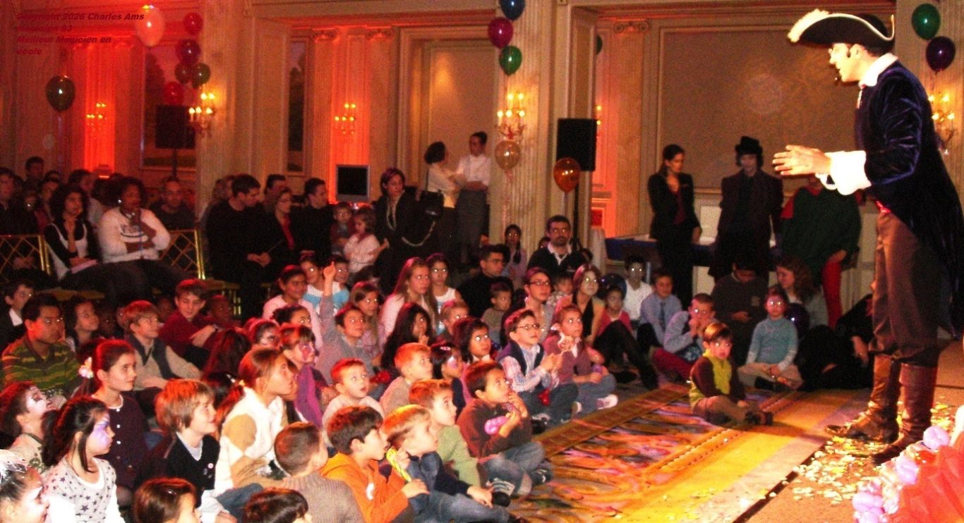 Spectacle pour Arbre de Noël pour TOUT PUBLIC avec 800 invités en Essonne à 91200 Athis-Mons. Meilleur Magicien pour enfant 28 Spectacle pour Arbre de Noël pour TOUT PUBLIC avec 800 invités en Essonne à 91200 Athis-Mons. Meilleur Magicien pour enfant 28