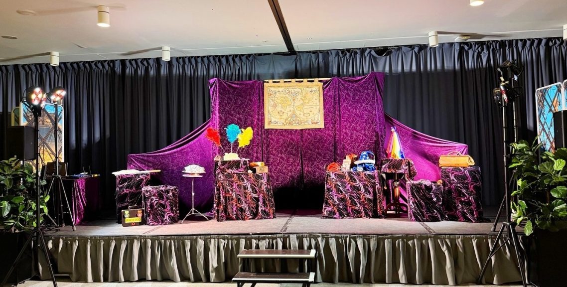 Spectacles de Magie Tout Public interactifs Télépathie, Mentalisme éclairés et sonorisés par les dj mariage 27 à 27000 Evreux dans l'Eure Spectacles de Magie Tout Public interactifs Télépathie, Mentalisme éclairés et sonorisés par les dj mariage 27 à 27000 Evreux dans l'Eure