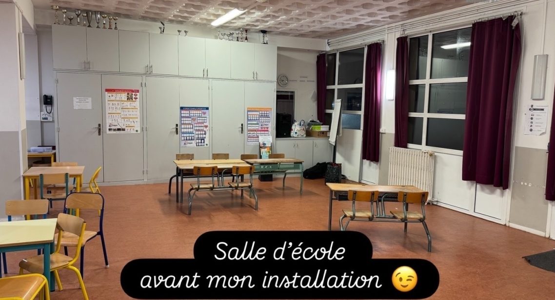 Salle d'école avant montage du Théâtre de Magie : Spectacle scolaire de grande qualité pour école ALSH avec Dj mariage 27 à 27400 Louviers Salle d'école avant montage du Théâtre de Magie : Spectacle scolaire de grande qualité pour école ALSH avec Dj mariage 27 à 27400 Louviers