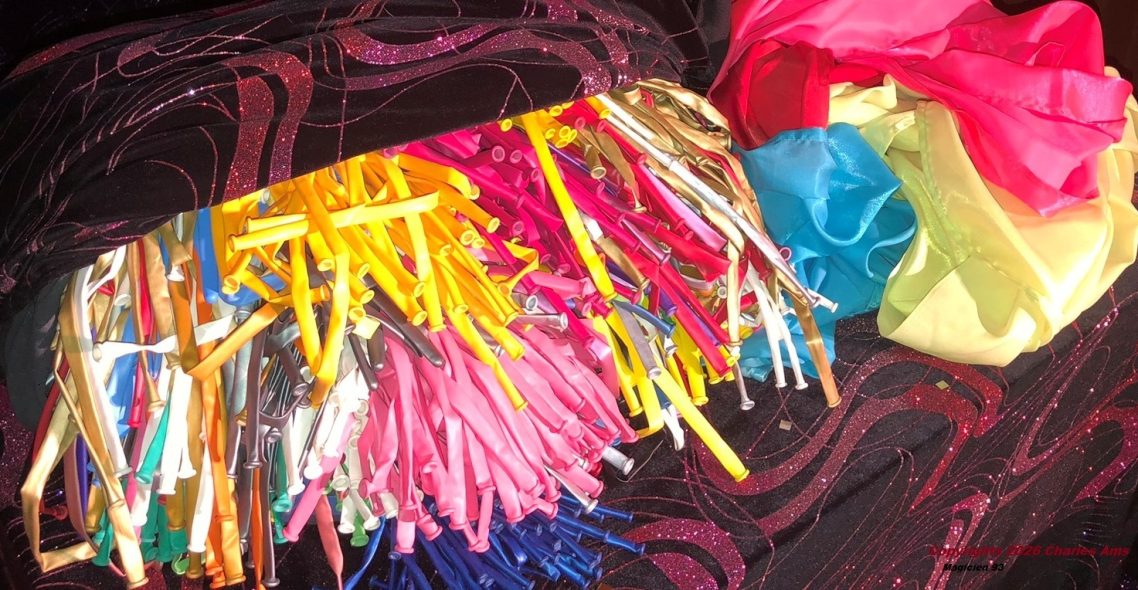 Milliers de ballons colorés : Spectacle magie enfant pour école centre de loisirs ACM en Seine-Saint-Denis à 93440 Dugny: Magicien 93 Milliers de ballons colorés : Spectacle magie enfant pour école centre de loisirs ACM en Seine-Saint-Denis à 93440 Dugny: Magicien 93