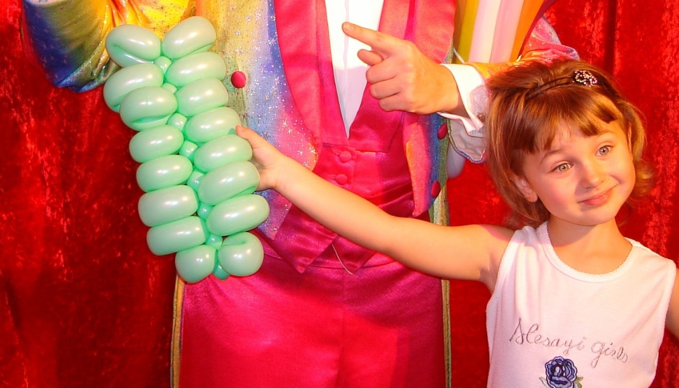 Spectacle interactif jeune public Sculpture de Ballons pour école maternelle & primaire Centre de Loisirs ALSH à 91160 Longjumeau en Essonne Spectacle interactif jeune public Sculpture de Ballons pour école maternelle & primaire Centre de Loisirs ALSH à 91160 Longjumeau en Essonne