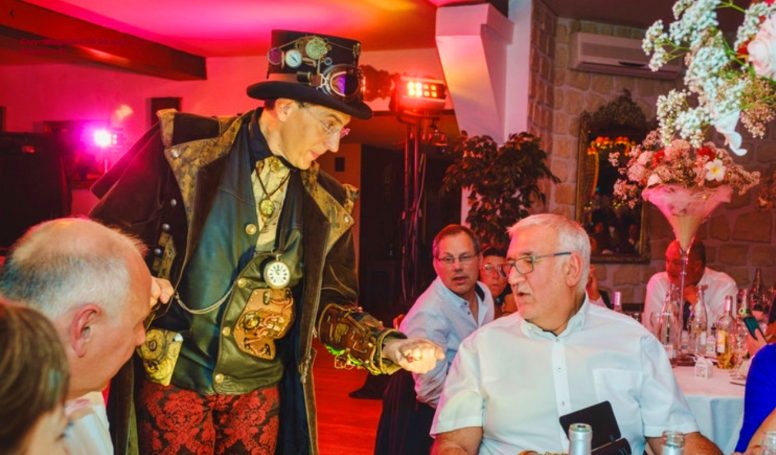 Spectacle magnifique et élégant avec le Meilleur Magicien 93 Close-up Magie entreprise de qualité Haut-de-gamme à 93340 Le Raincy