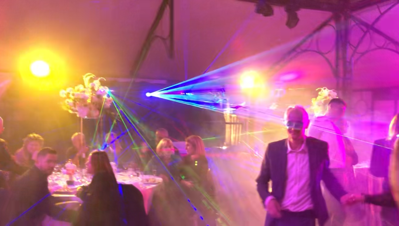 Super Dj et Magicien, Top spectacle Magie pour mariage, événement et soirée d'entreprise, anniversaire dans le 93 à 93360 Neuilly-Plaisance Super Dj et Magicien, Top spectacle Magie pour mariage, événement et soirée d'entreprise, anniversaire dans le 93 à 93360 Neuilly-Plaisance