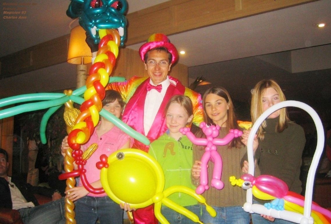 Charles en sculpteur de ballons: Spectacle magie enfant pour école centre de loisirs ALSH. Le super Magicien 28 à 28320 Gallardon Charles en sculpteur de ballons: Spectacle magie enfant pour école centre de loisirs ALSH. Le super Magicien 28 à 28320 Gallardon