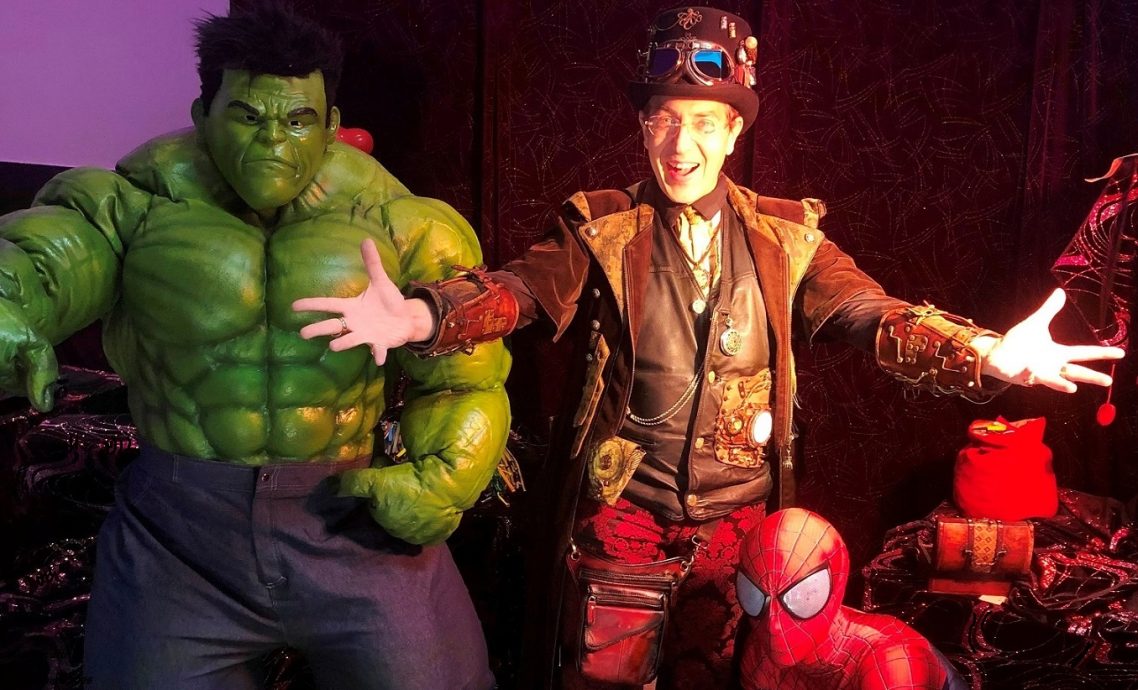 Charles Ams et ses amis lors d'un spectacle magie de Noël pour un Comité d'entreprise en Essonne. Meilleur magicien 91 à 91530 Saint-Chéron Charles Ams et ses amis lors d'un spectacle magie de Noël pour un Comité d'entreprise en Essonne. Meilleur magicien 91 à 91530 Saint-Chéron