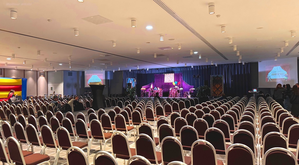 Spectacle pour 15 à 1500 spectateurs. Tours de Magie féeriques, colorés et flash ! Pour école centre de loisirs à 28000 Chartres Spectacle pour 15 à 1500 spectateurs. Tours de Magie féeriques, colorés et flash ! Pour école centre de loisirs à 28000 Chartres