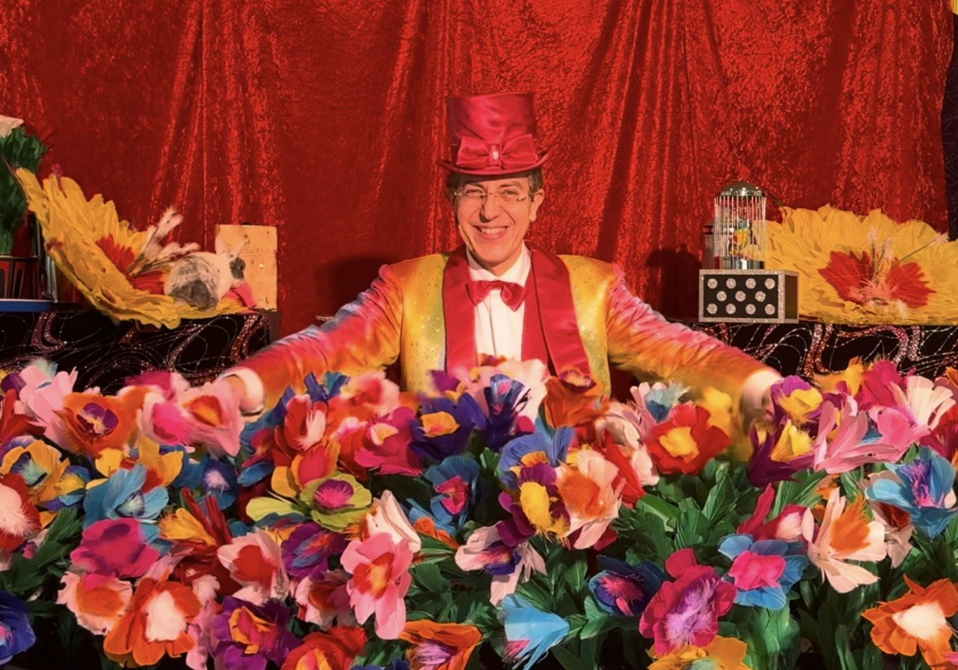 Incroyable ! 1500 fleurs apparaitront dans ce superbe spectacle magie enfant pour école maternelle et ALSH à 91000 Évry en Essonne Spectacle jeune public Magie pour école ALSH à Étampes Arpajon Dourdan 91000 Évry-Courcouronnes Les Ulis Palaiseau et Montlhéry en Essonne