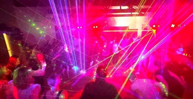 Dj mariage 27 à 27300 Bernay département Eure et à Evreux Gisors Louviers Val-de-Reuil Pont-Audemer Gaillon Brionne Vernon et Les Andelys