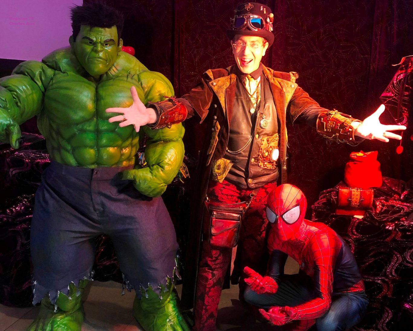 Les Super-héros pour une animation Magie en école et centre de loisirs à 78300 Poissy Animation Magie pour les écoles primaires des Yvelines avec le magicien 78 à Poissy 78300 centre de loisirs