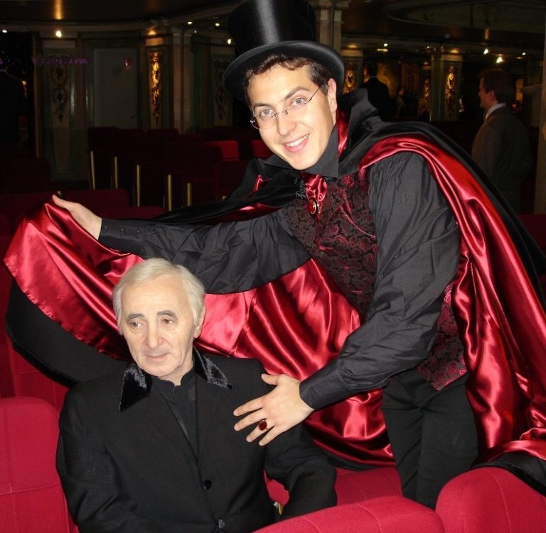 Charles Aznavour avec le Dj 27 Charles Ams reconnu meilleur animateur magicien du département Eure pour Mariage à 27000 Evreux Vernon Le mieux noté dj mariage 27 dans département Eure à 27000 Evreux Louviers Bernay Val-de-Reuil Vernon Gisors Gaillon Brionne